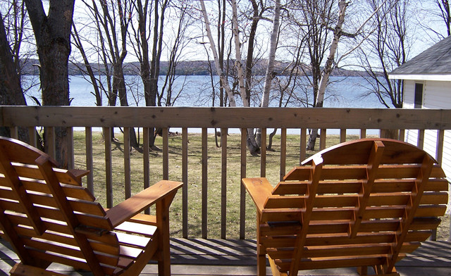 Image of FLASH SALE! Romantic Spring Muskoka Getaway for Two by the Water in Penn Lake 