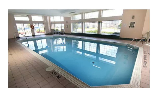 Image of FLASH SALE! One-Night Stay Package with Travelodge Bonaventure in Niagara Falls