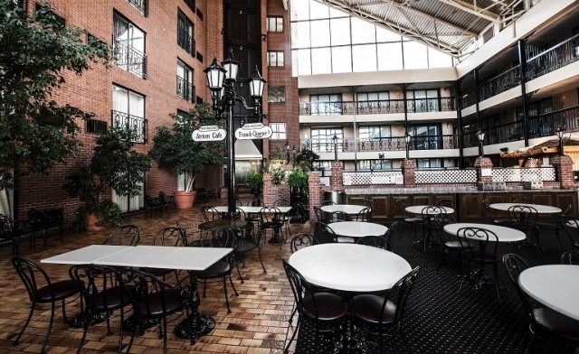 Image of Waterpark and Casino Getaways from Clifton Victoria Inn at the Falls