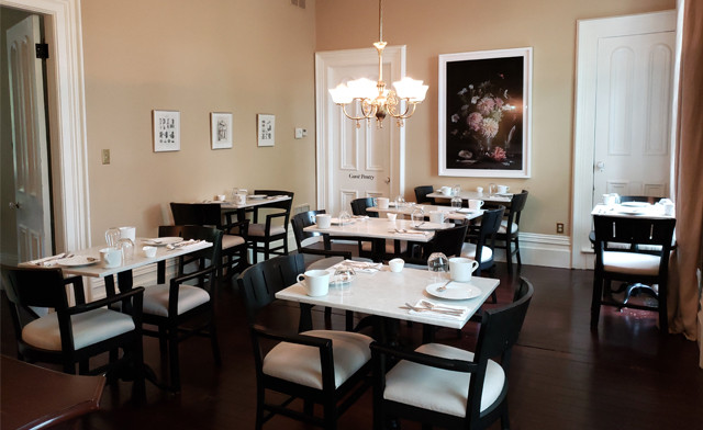 Image of Romantic Niagara-on-the-Lake Heritage Stay