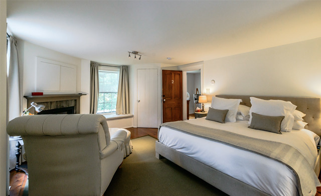 Image of Romantic Niagara-on-the-Lake Heritage Stay