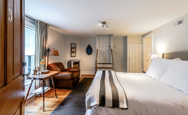 Image of Romantic Niagara-on-the-Lake Heritage Stay