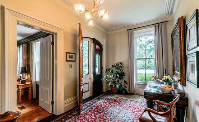 Image of Romantic Niagara-on-the-Lake Heritage Stay