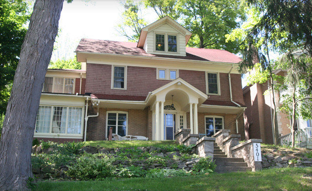 Image of Niagara Falls Entire Vacation House Rental with Complimentary Breakfast