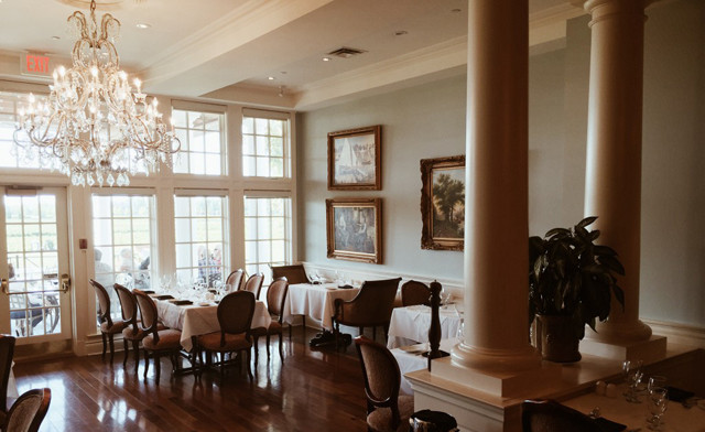 Image of Dreamy Niagara-on-the-Lake Estate Stay with Breakfast, Wine & More!