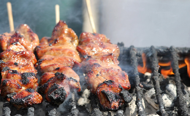 Image of $30 for 4.4 lbs (20 x 100 g) of Pork Souvlaki Skewers (an $80 Value)