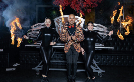 $89 for Admission and Dinner for 2 to The Grand Illusion Show starring Edllusion (a $150 Value) $89 for Admission and Dinner for 2 to The Grand Illusion Show starring Edllusion (a $150 Value)