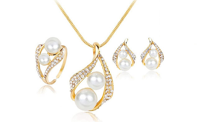 Image of $24.84 for a 3 Piece Pearl Jewelry Set (a $139 Value)