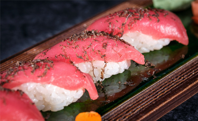 Image of $115 for 2.2 kg of Sushi Grade Tuna (a $172 Value)