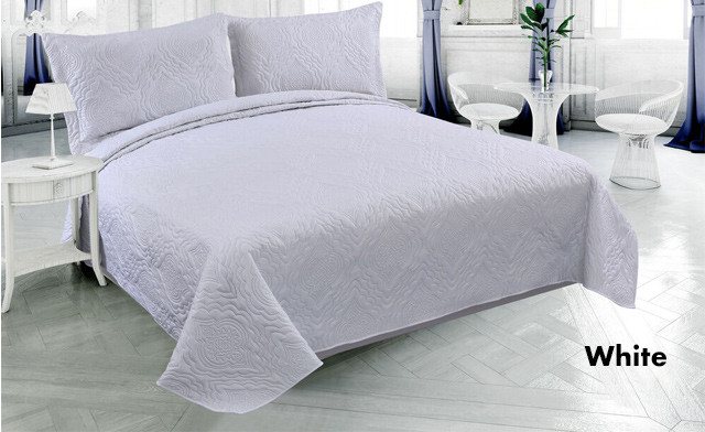 Image of Up to 74% off Pinsonic Solid 3-Piece Quilt Sets 