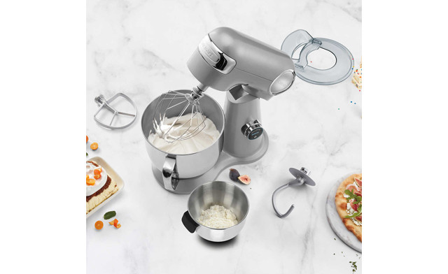 Image of $139.95 for a Cuisinart 5.2 L Stand Mixer - Refurbished (a $249.99 Value)