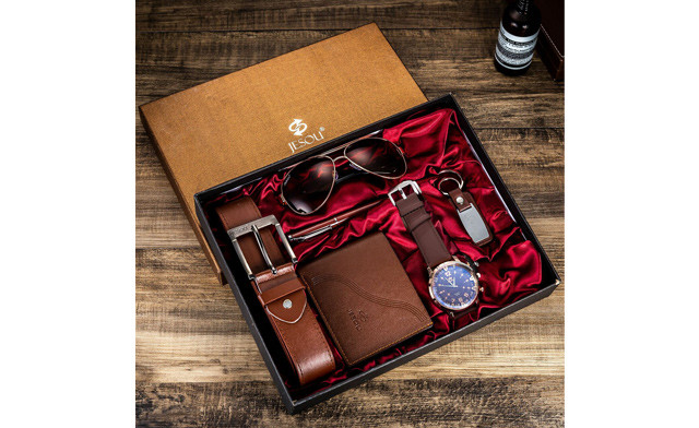 Image of $57.21 for a 6-Piece Men's Gift Set (a $136.79 Value)