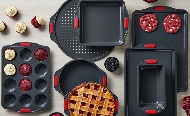 Image of $66.96 for a Lagostina Carbon Steel Bakeware 8-Piece Set (a $129.99 Value)