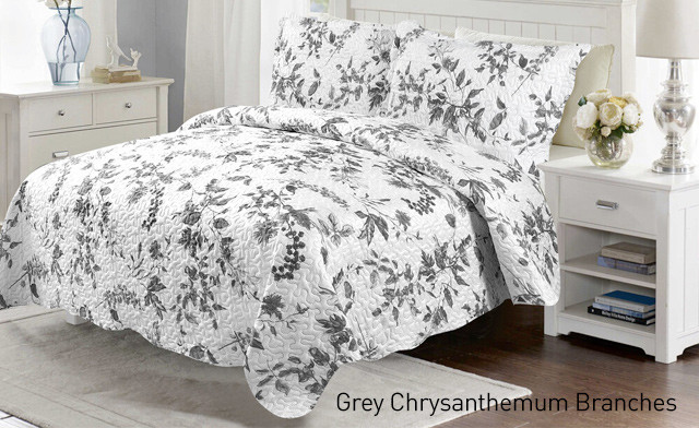Image of Up to 71% off an Elegant Pinsonic Printed Reversible Quilt Set