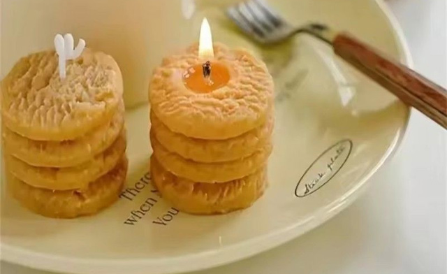 Image of $25 for a Biscuit Cookie-Scented Candle Set (a $34.99 Value)