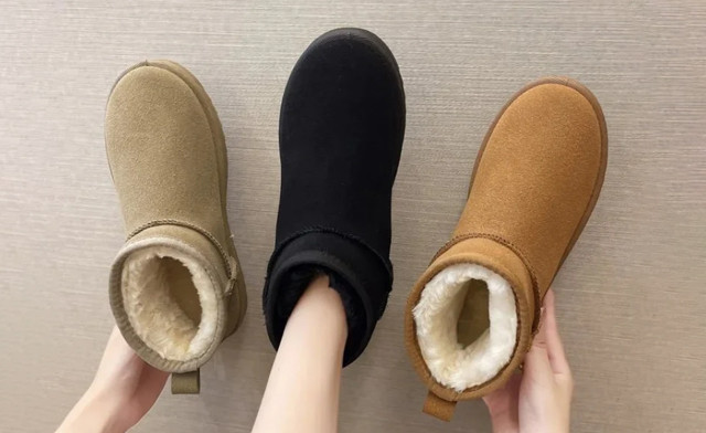 Image of $33.95 for Women's Short Snow Boots (an $84.59 Value)