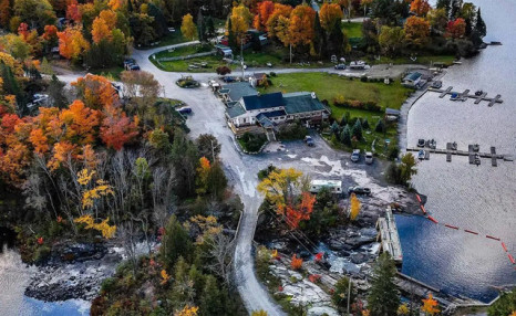 Ahmic Lake Resort: Lakefront Stay with Dining Credit & Activities