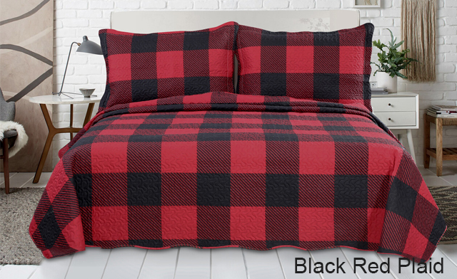 Image of Up to 69% off Pinsonic 3-Piece Quilt Sets Featuring 7 Unique Christmas Designs