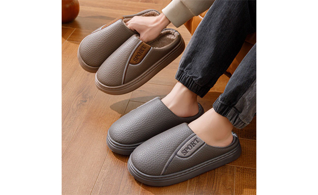 Image of $20.99 for Men's Winter Cotton Slippers (a $49.99 Value)