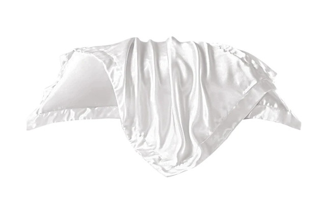 Image of Up to 68% off Double-Sided Mulberry Silk Pillowcases