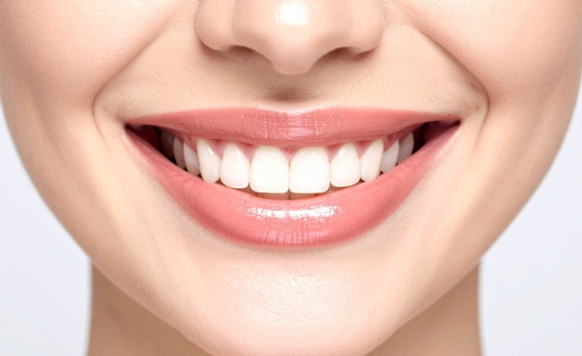 Image of $69 for a 1-Hour Non-Peroxide Teeth Whitening + a $20 Gift Certificate at The Glossy Garden