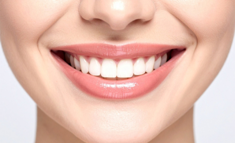 $69 for a 1-Hour Non-Peroxide Teeth Whitening + a $20 Gift Certificate at The Glossy Garden