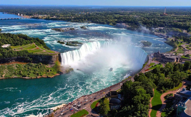 Image of One-Night Stay & Play Waterpark Getaway in Niagara Falls