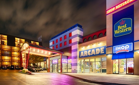 Image of Luxury Casino and Family Packages at the Falls