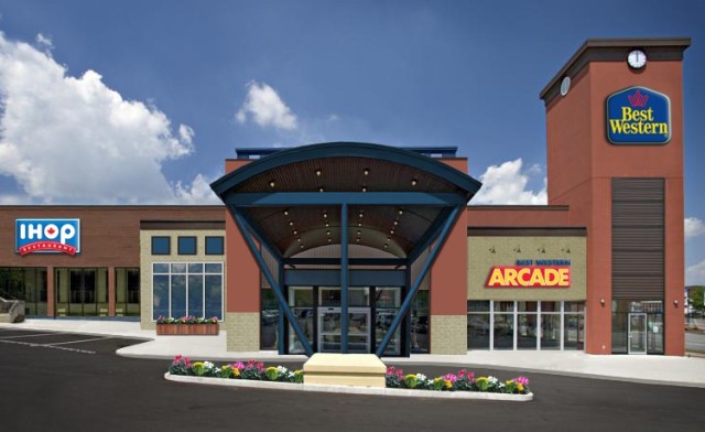 Image of Niagara Falls Stay with Fallsview Dining and Safari Niagara