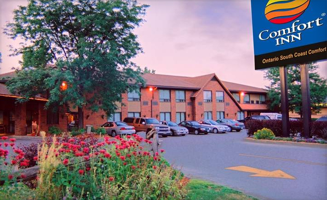 Image of Comfy Fall Stay with Wine and Breakfast in Simcoe