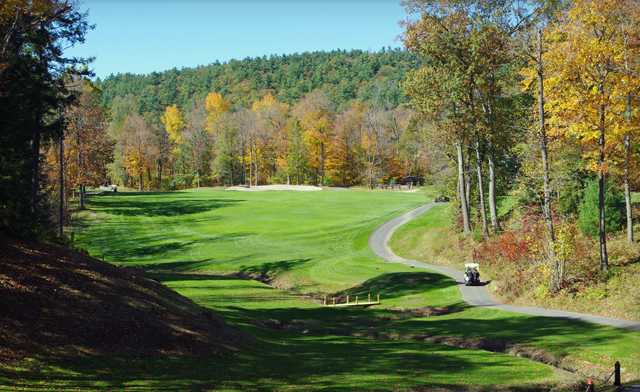 Image of Rustic Fall Elegance at the Majestic Fairmont Le Château Montebello