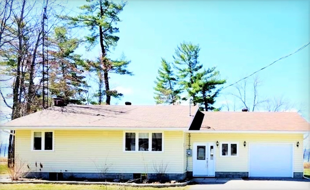 Image of Rent an Executive Home and 3 Rustic Log Cabins for Up to 20 Guests in Ottawa Valley