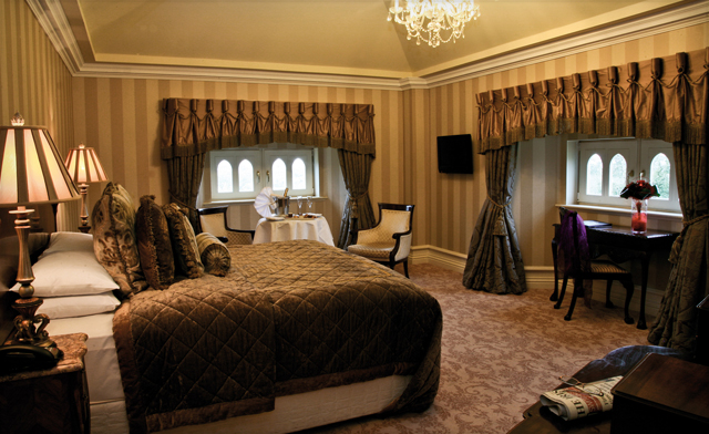 Image of Ireland Castle and B&B Tour Package - Includes Flight, Hotel, Tour, Meals and More!