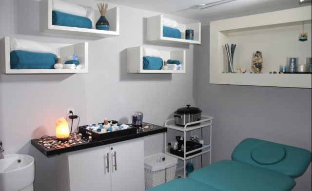 Image of $39 for a 60-Minute Hot Stone & Indian Head Massage Package including Essential Oils (a $120 Value)