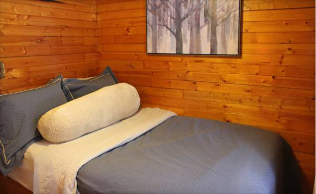 Image of Private Lakefront Tobermory Cottage Rental Sleeping Up to 6 Guests