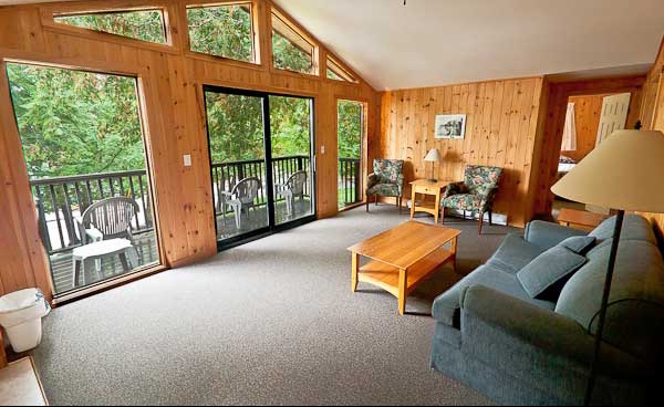 Image of Summer Lakeside Retreat in Muskoka