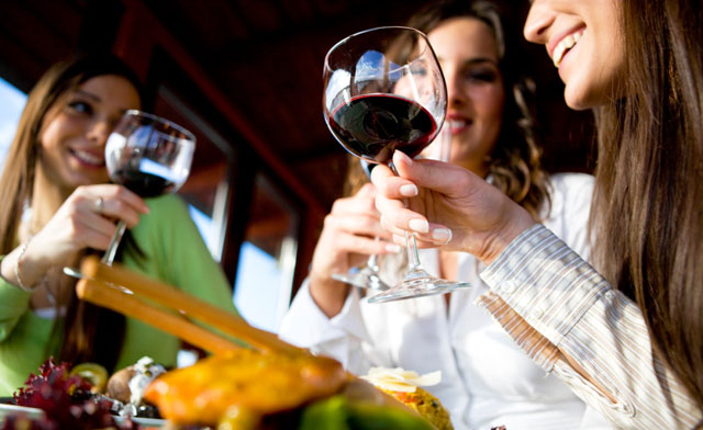 Image of Niagara Hotel Getaway with Guided Wine or Beer Tour