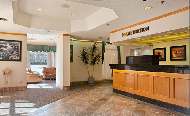 Image of Niagara Hotel Getaway with Guided Wine or Beer Tour