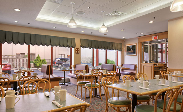 Image of Niagara Hotel Getaway with Guided Wine or Beer Tour