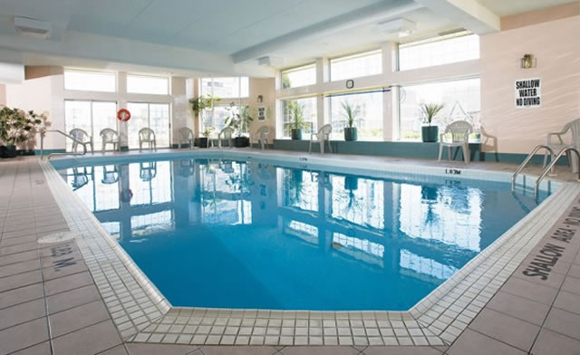 Image of Niagara Hotel Getaway with Guided Wine or Beer Tour