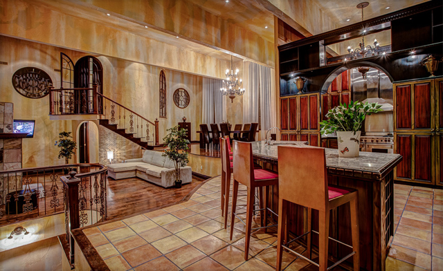 Image of Luxurious Castle Suite Stay in Old Montreal