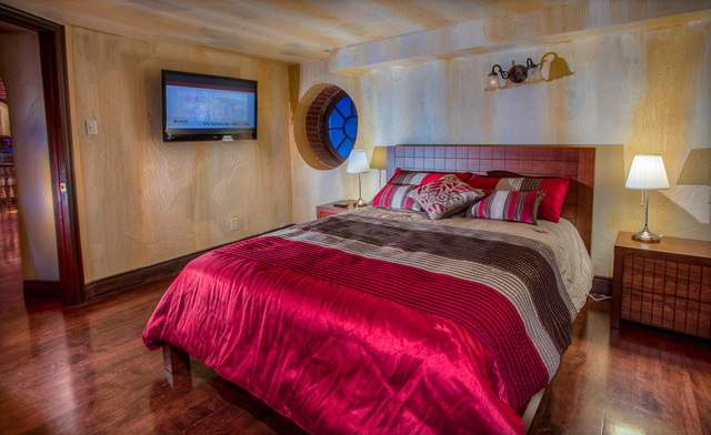 Image of Luxurious Castle Suite Stay in Old Montreal