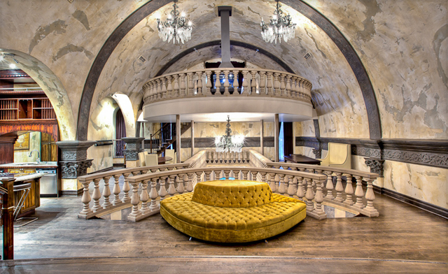 Image of Luxurious Castle Suite Getaway in Old Montreal