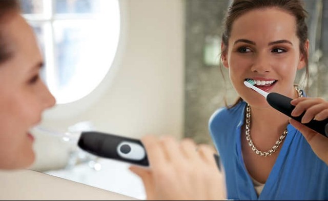 Image of $99 for Philips Sonicare Series 2 Plaque Control Rechargeable Toothbrush 2-Pack (a $159 Value)