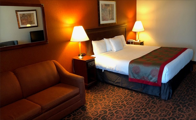 Image of Stay for Some Family Fun, Entertainment and Delicious Food in Niagara Falls