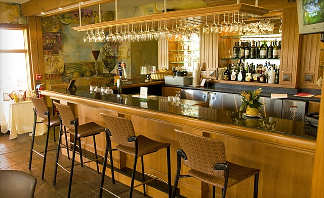 Image of Wine and Golf Packages in St. Catharines