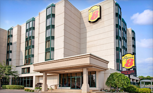 Image of Stay in a Whirlpool Suite at the Super 8 in Niagara Falls