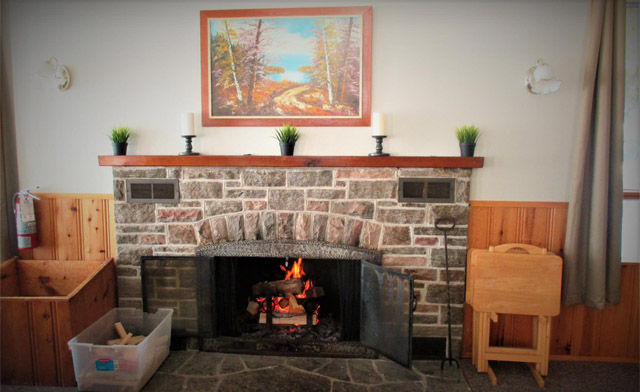 Image of FLASH SALE! Romantic Spring Muskoka Getaway for Two by the Water in Penn Lake 
