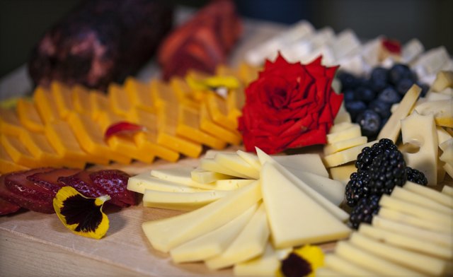 Image of Holiday Pre-Sale! Sunday Brunch Buffet with Unlimited Mimosas at The Windsor Arms Hotel