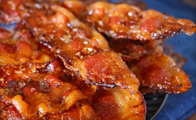 Image of $79 for 5 lbs of Steak, 7 lbs of Ground Beef, 4 lbs of Chicken Breasts, 5 lbs of Bacon and 5 lbs of Roast Beef (a $174.99 Value)